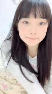 #幼齿  外表清纯甜美，假屌跳蛋轮番自慰