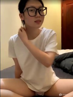 【Cassie_123W】反差眼镜妹巨乳大美女，跳蛋自慰_人美还有一对巨乳，很不错！_3