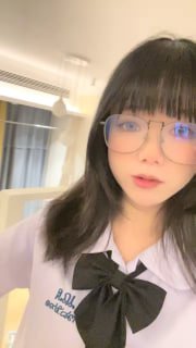 #主播 jk装眼镜美少女 跪在沙发翘起屁股 跳蛋着小穴骚话不断