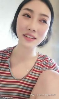 高顏值一級飄逸大美女跳蛋紫薇發出超勾引的騷淫聲，，嘴裏不停喊老公，多麽饑渴的美女啊
