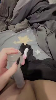 🤍𝙢𝙞𝙨𝙨 𝙭🖤 - 敏感到什么程度呢 就是用了这根插没几下我就喷水了 太废了🥺