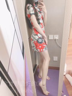 全世界最好的酒-日式连衣裙跳蛋假鸡巴自慰出白浆