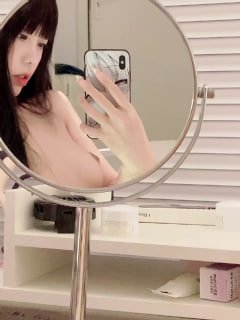 最新流出！青春无敌！新晋级推特可盐可甜极品美少女福利姬私拍视图集，各种露脸露三点大尺度自摸展示美穴，这粉嫩白虎谁看谁不迷糊