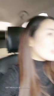 【骚骚的小狐狸】风韵小少妇家里放不开，一定要开着车到户外才刺激，大白臀粉嫩鲍鱼跳蛋骚得淫水超多